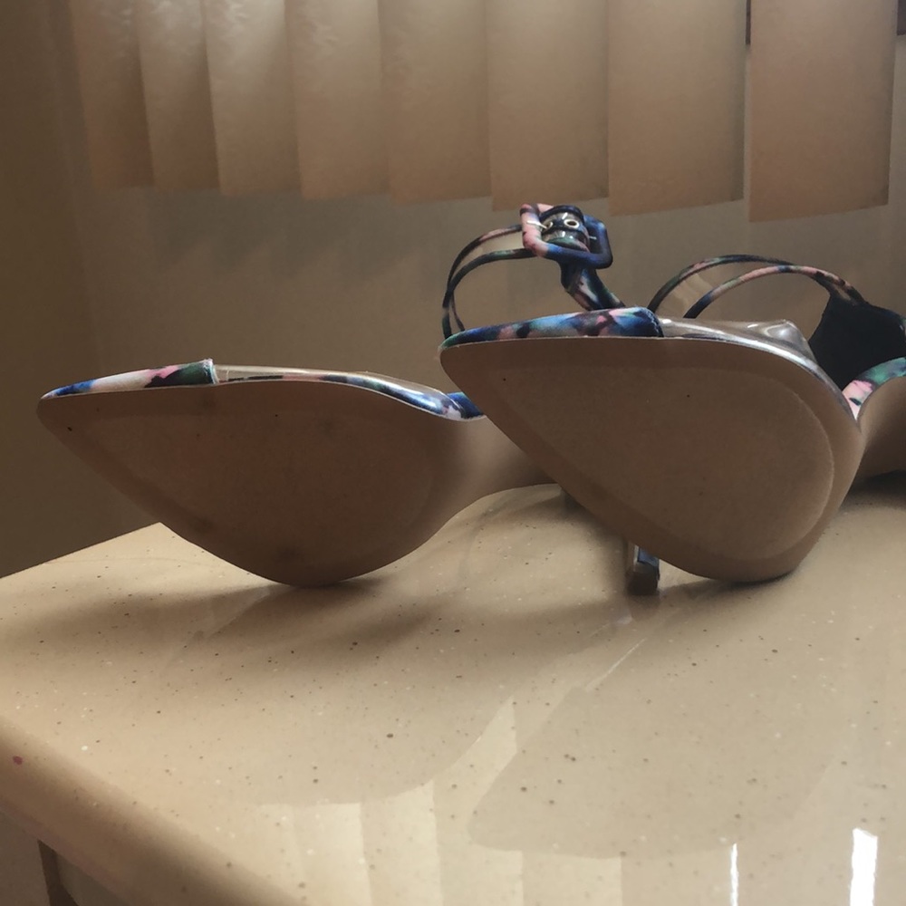 Justfab Multicolor And Clear Pointed Heel Size 7 - image 4